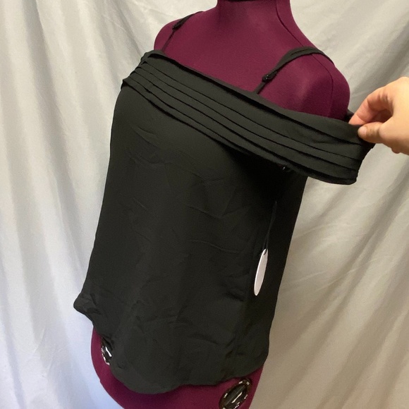 Milk & Honey cold shoulder blouse - Picture 3 of 6